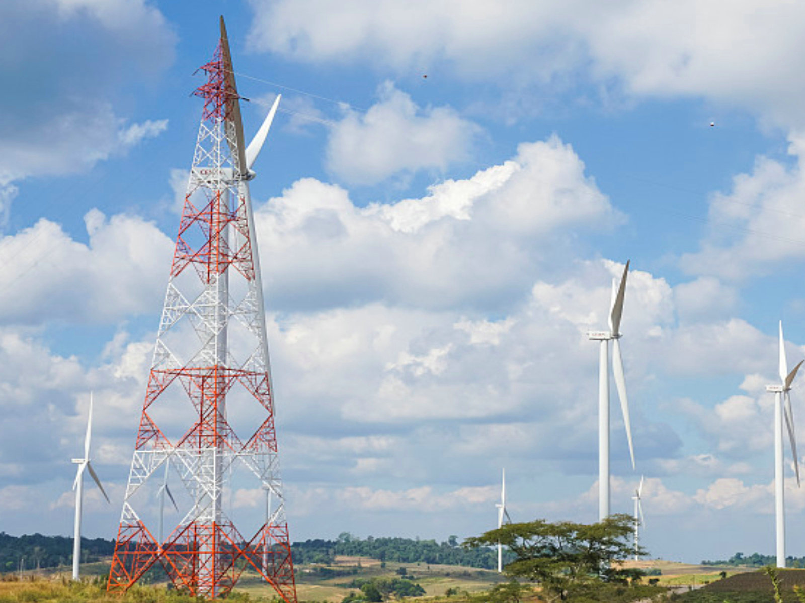 Online monitoring of tower fan safety